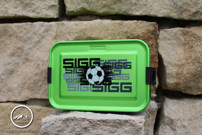SIGG Metal Box Plus S Football green