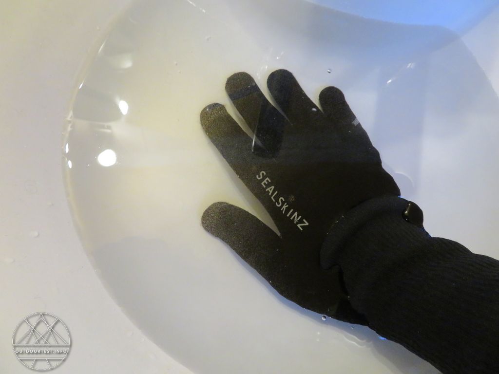 SealSkinz Ultra Grip Gloves