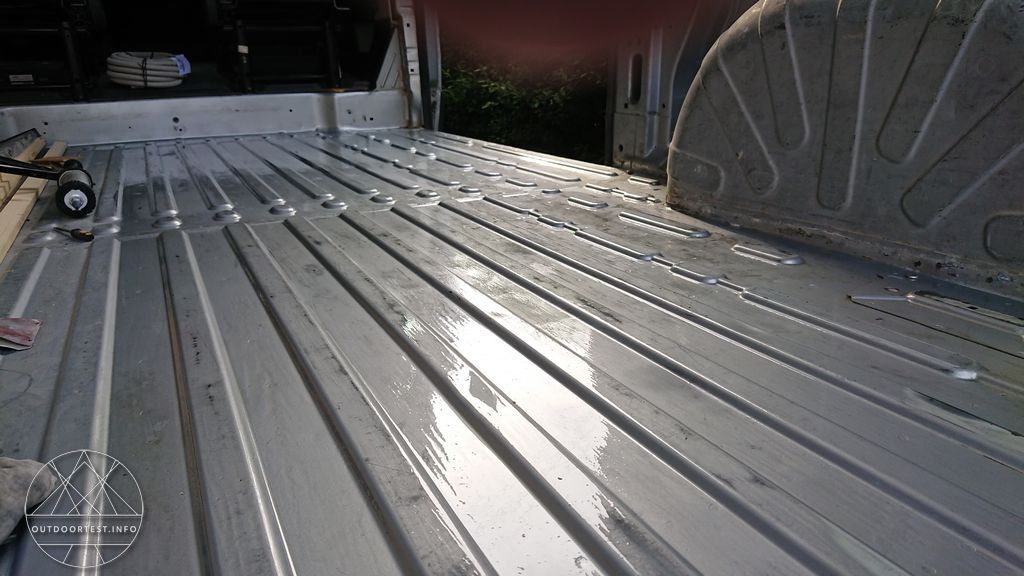 #1 Trennwand / Boden / Gurtbock