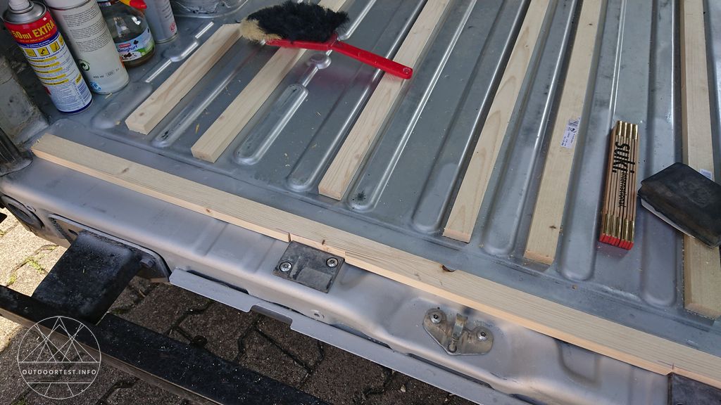 #1 Trennwand / Boden / Gurtbock