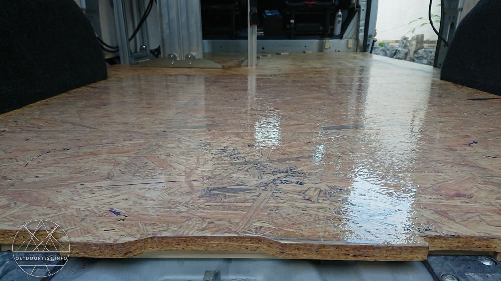 #1 Trennwand / Boden / Gurtbock