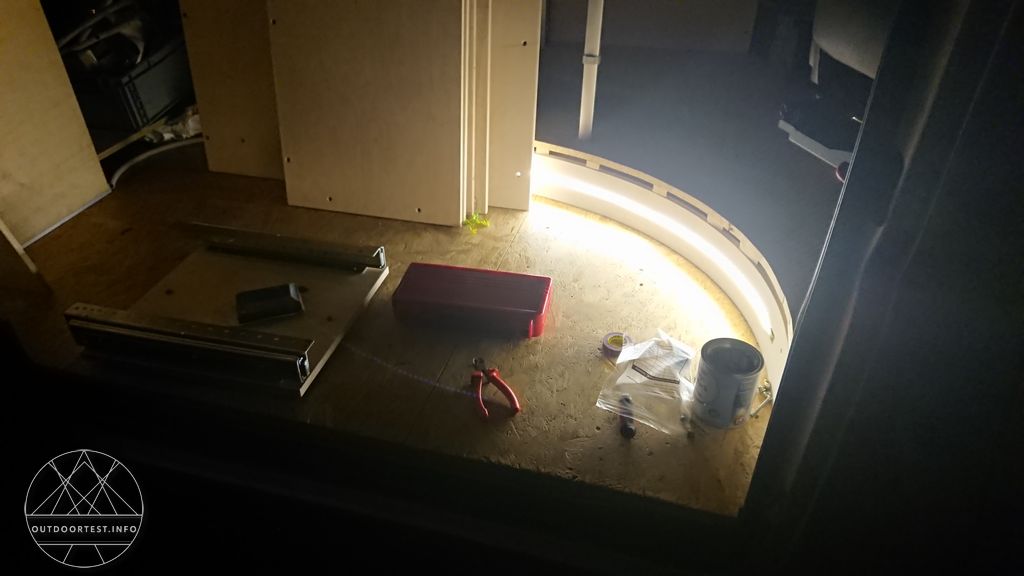 #1 Trennwand / Boden / Gurtbock