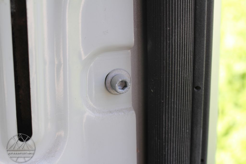 #1 Trennwand / Boden / Gurtbock