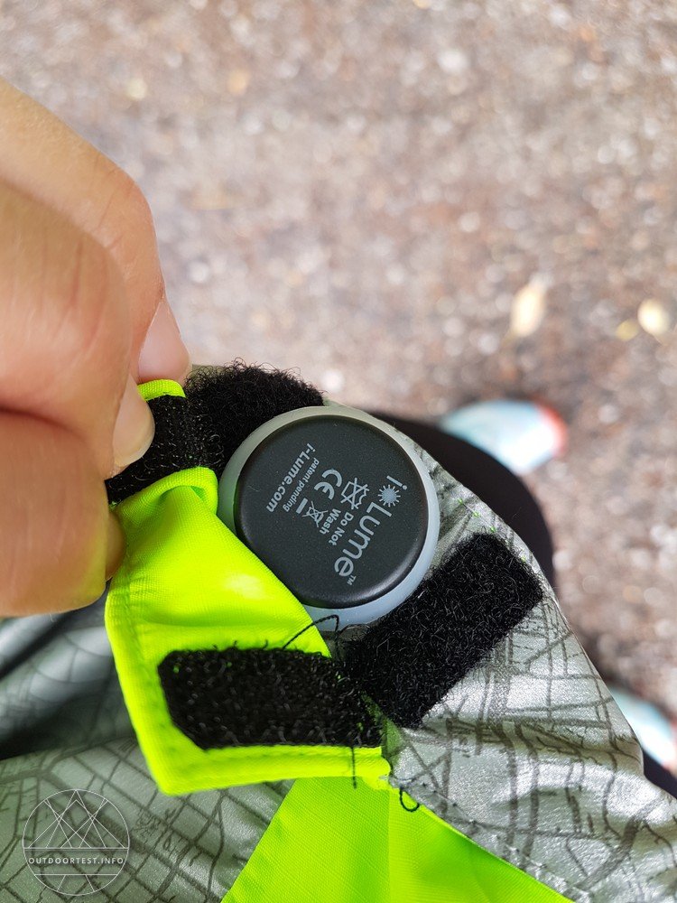 showers pass Women's Hi-Vis Torch Jacket With Beacon Lights