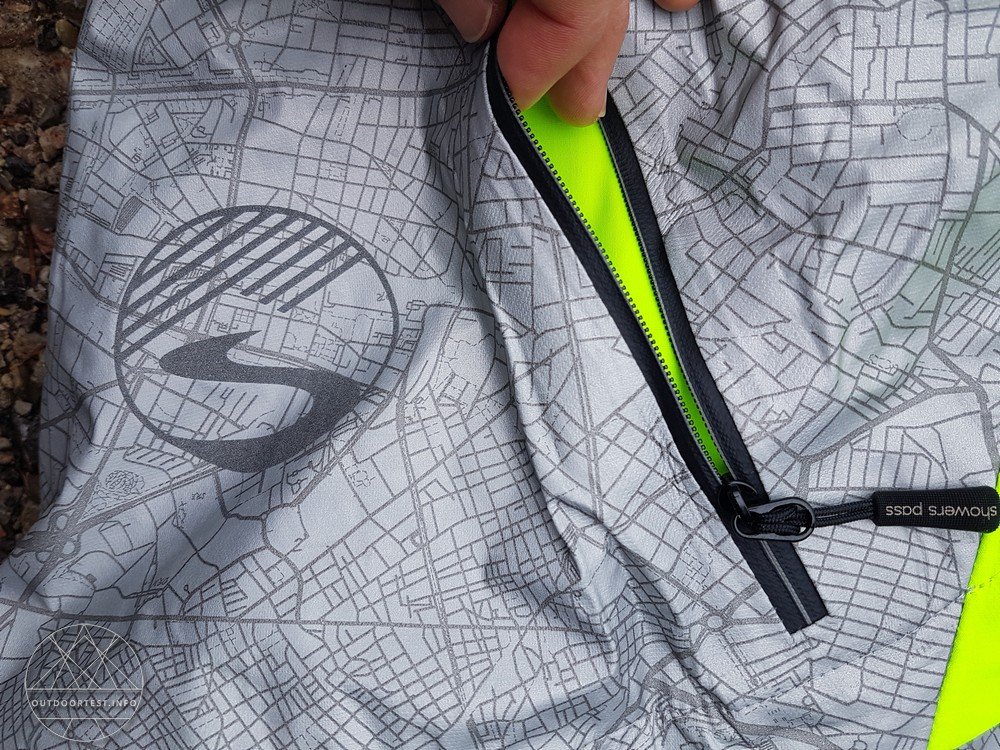 showers pass Women's Hi-Vis Torch Jacket With Beacon Lights