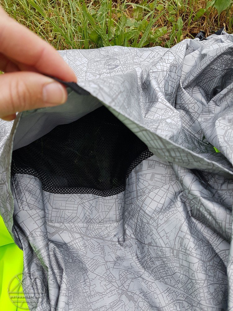 showers pass Women's Hi-Vis Torch Jacket With Beacon Lights