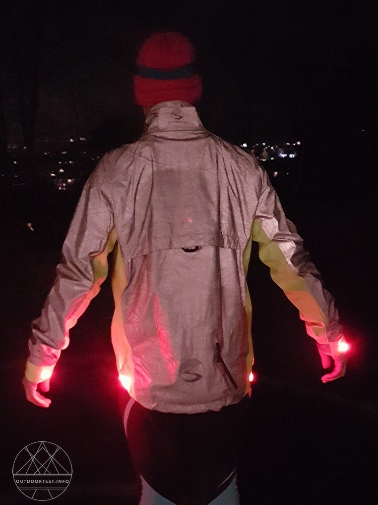 showers pass Women's Hi-Vis Torch Jacket With Beacon Lights