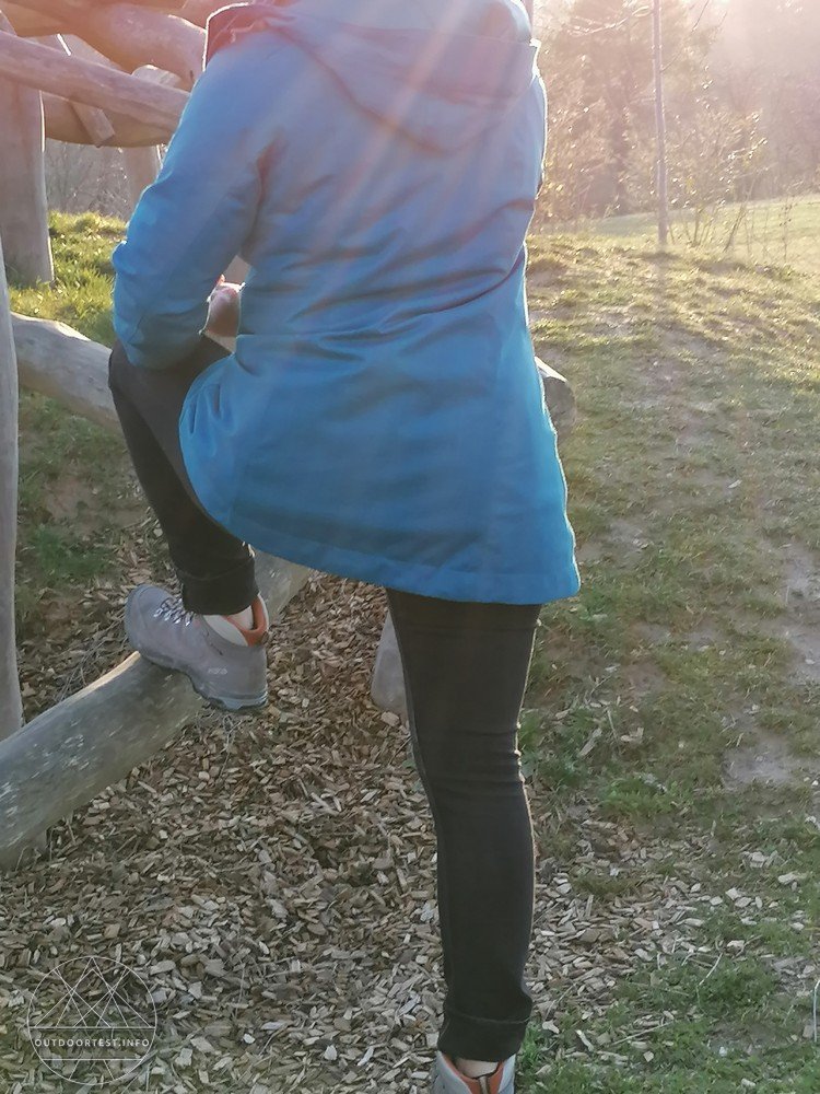 DUER Stay Dry Denim Mid Rise Slim Straight