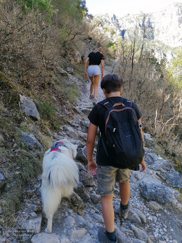 Quechua Wanderrucksack NH100 - Günstig und gut?