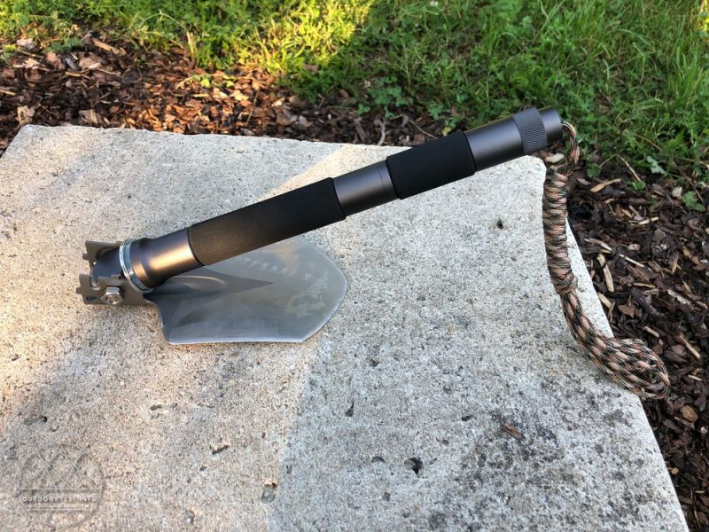 BasicNature Survivalschaufel 10 in 1 - alles Wichtige dabei