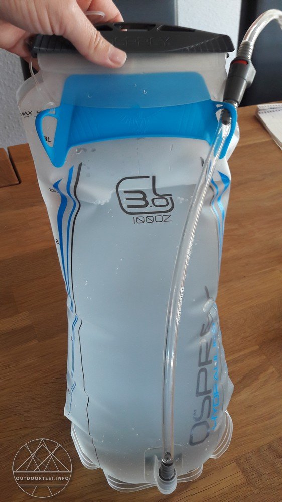 Osprey Hydraulics™ 3L Reservoir - Wasserzufuhr unterwegs