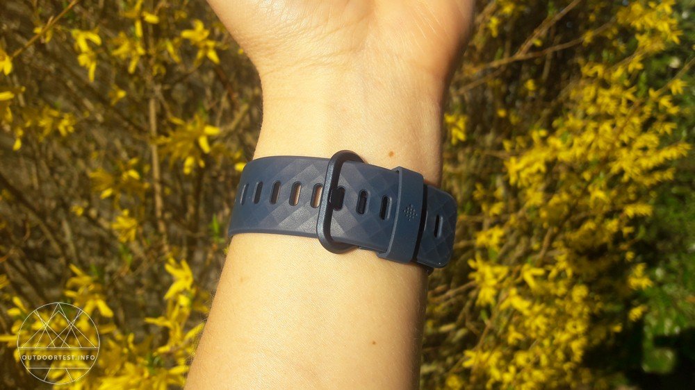 Fitbit Charge 4