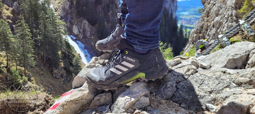 adidas TERREX Swift R3