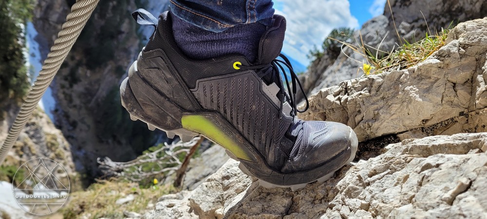 adidas TERREX Swift R3