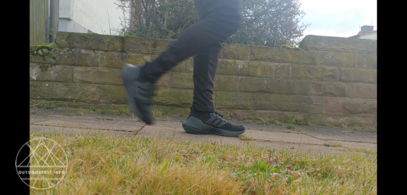 adidas Ultraboost 21 Laufschuh