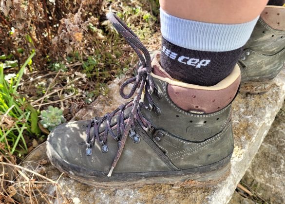 CEP Hiking light Merino Compression Mid Cut Socks