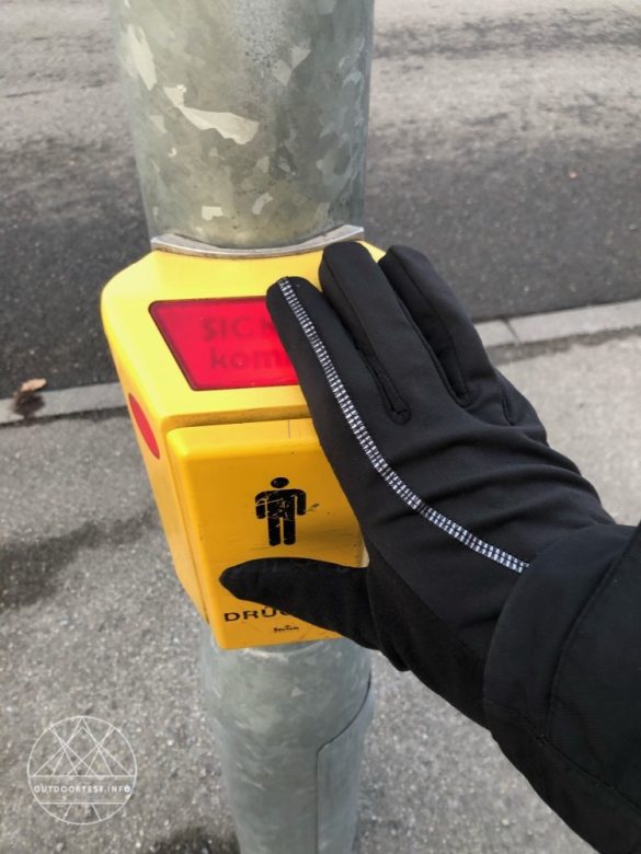 Showers Pass Crosspoint Liner Glove