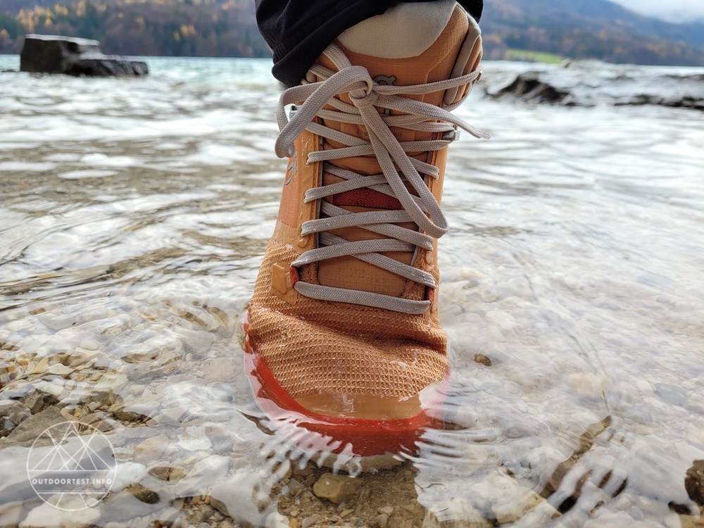 ON Cloudrock 2 Waterproof Wanderschuhe