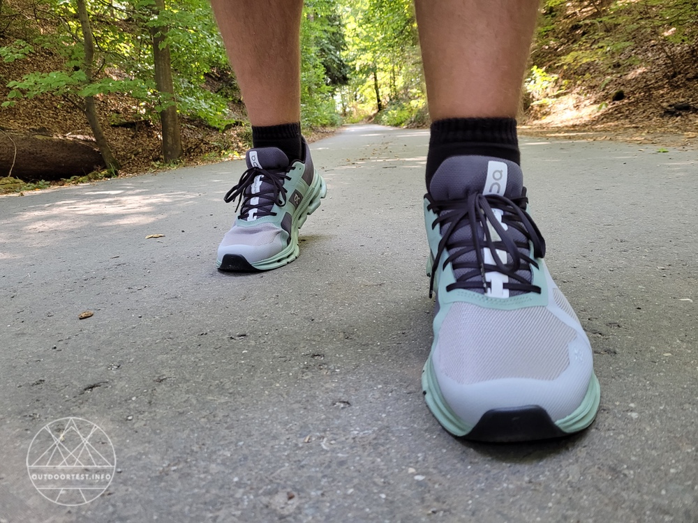 ON Running Cloudrunner Laufschuhe