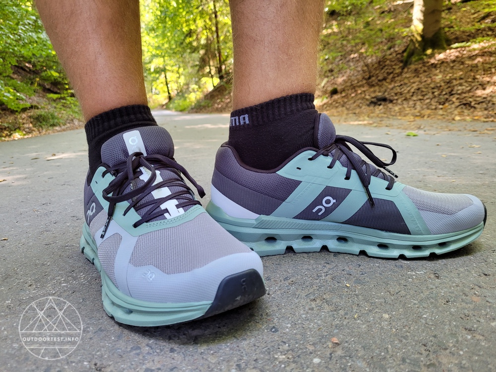 ON Running Cloudrunner Laufschuhe