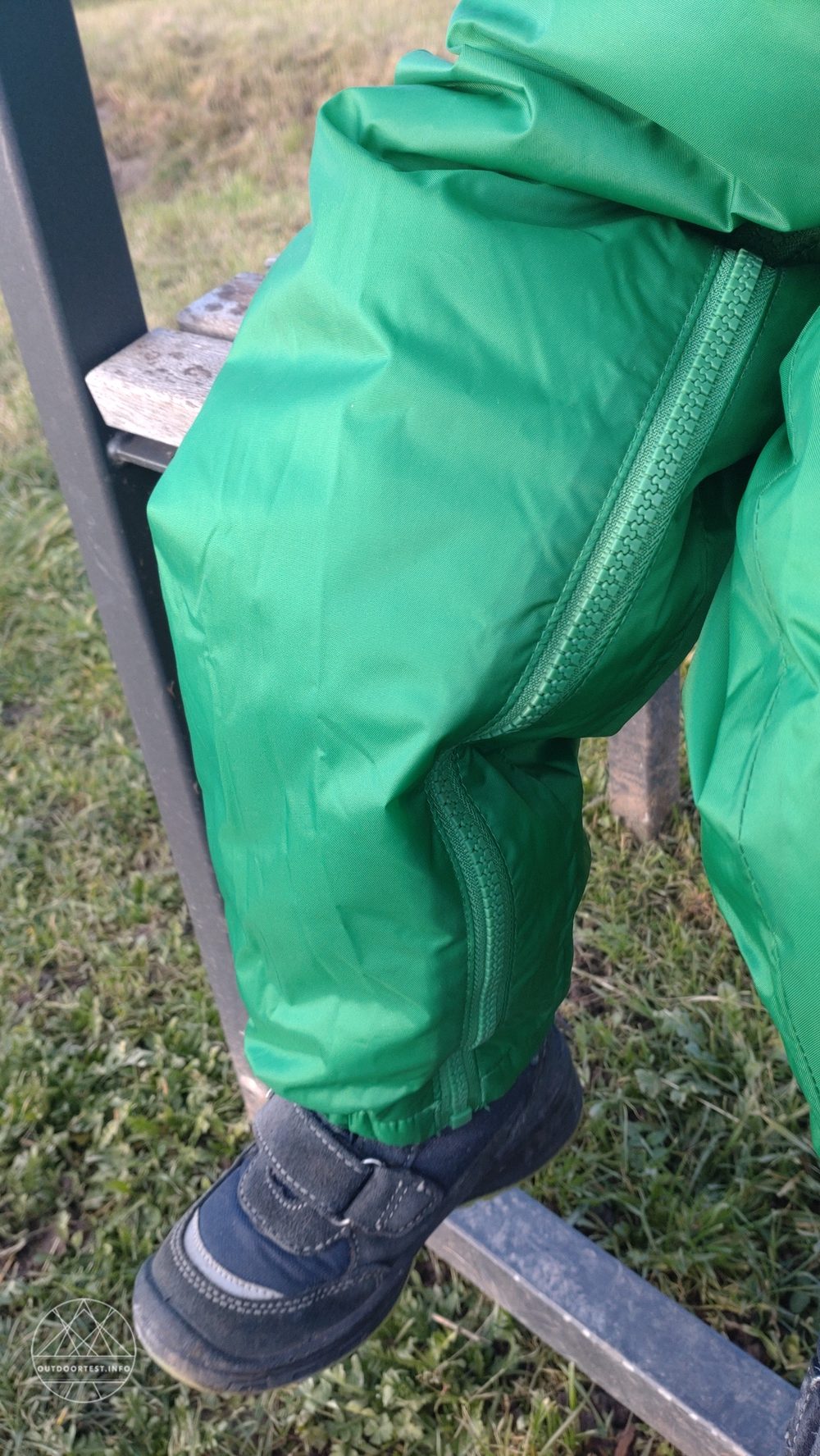 Regatta Peppa Wutz isolierter Matschanzug