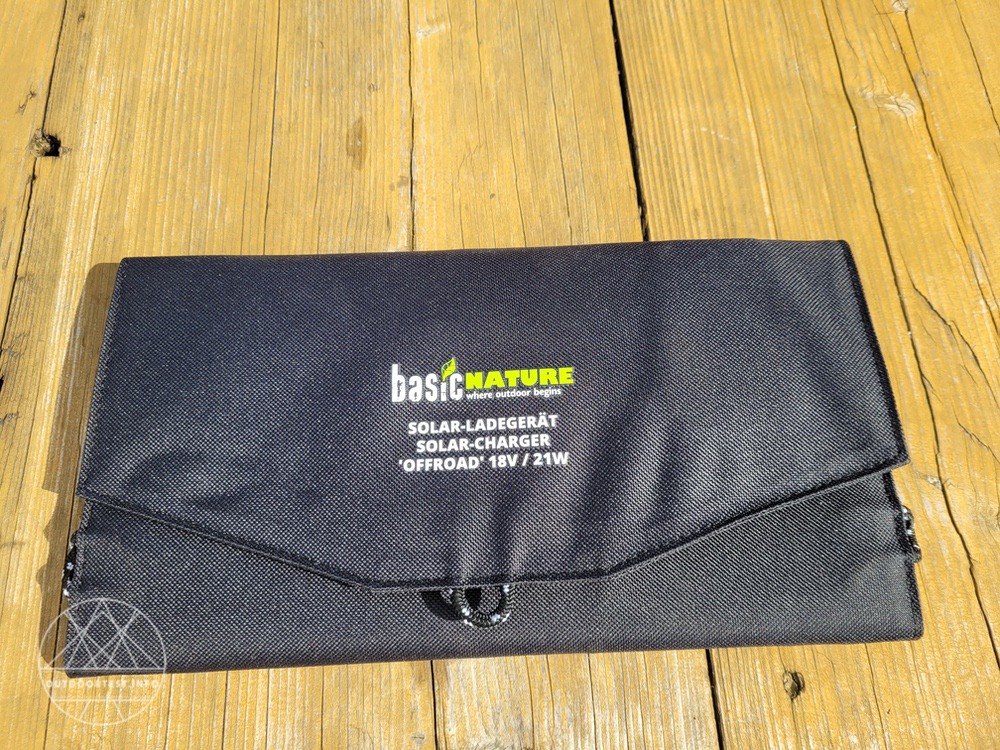BasicNature Solar-Ladegerät 'Offroad' und Solar-Ladegerät 'Powerbank'