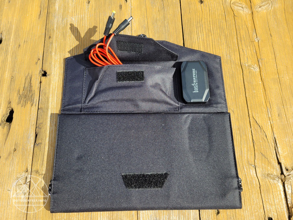 BasicNature Solar-Ladegerät 'Offroad' und Solar-Ladegerät 'Powerbank'