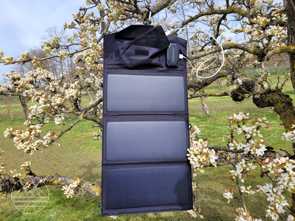 BasicNature Solar-Ladegerät 'Offroad' und Solar-Ladegerät 'Powerbank'