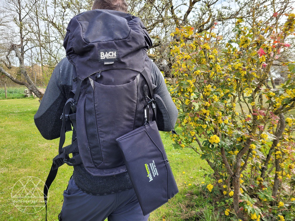 BasicNature Solar-Ladegerät 'Offroad' und Solar-Ladegerät 'Powerbank'