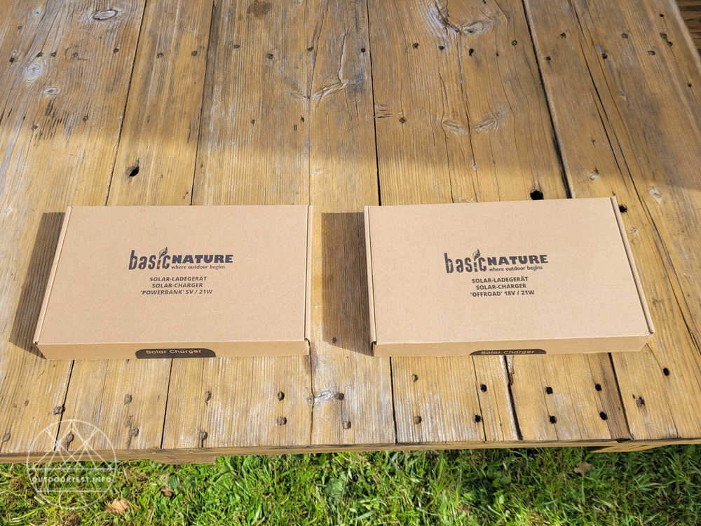 BasicNature Solar-Ladegerät 'Offroad' und Solar-Ladegerät 'Powerbank'