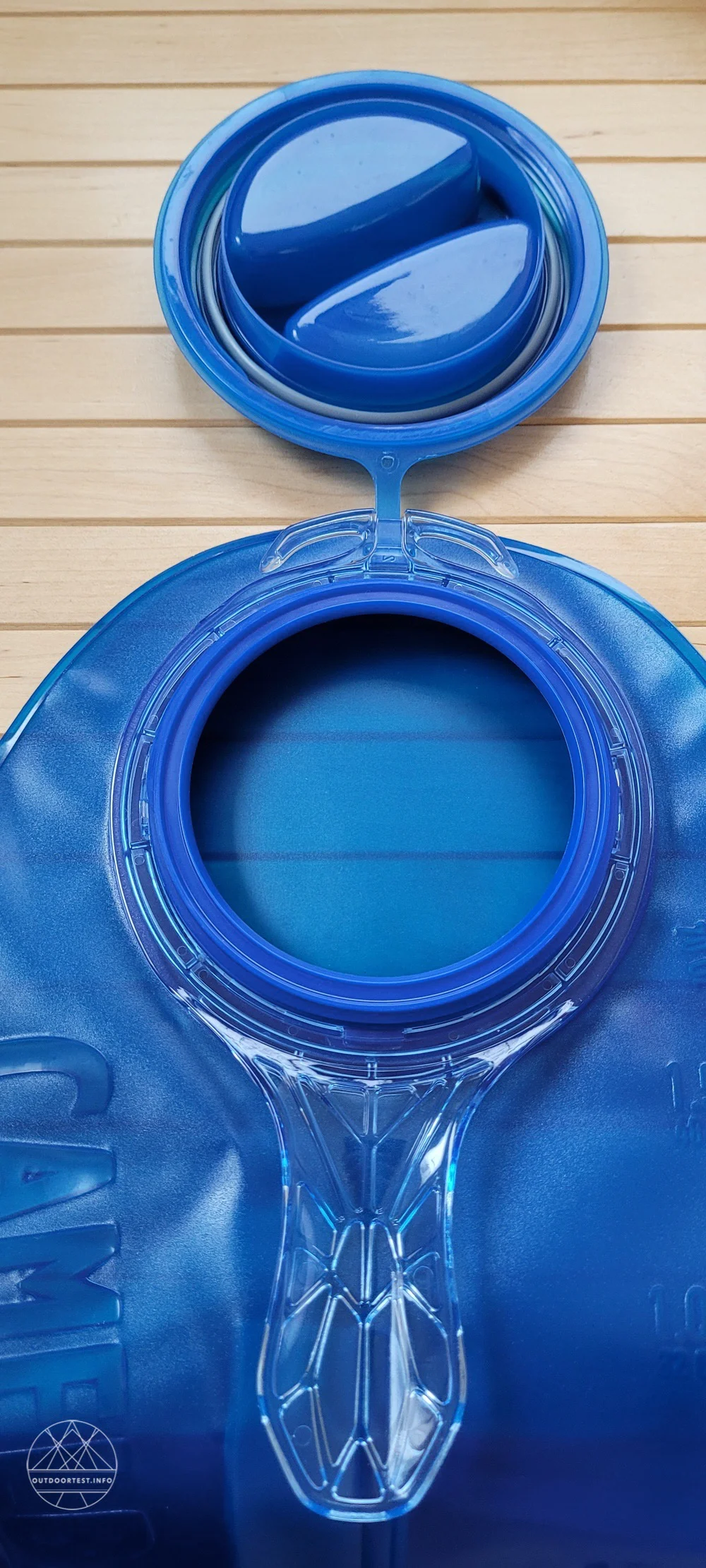 Camelbak Women's Rim Runner X20 Hydration Pack 20L with 2L Reservoir