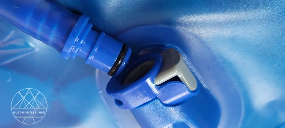 Camelbak Women's Rim Runner X20 Hydration Pack 20L with 2L Reservoir