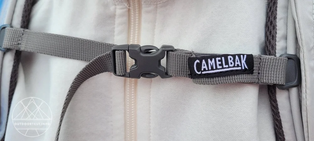 Camelbak Women's Rim Runner X20 Hydration Pack 20L with 2L Reservoir