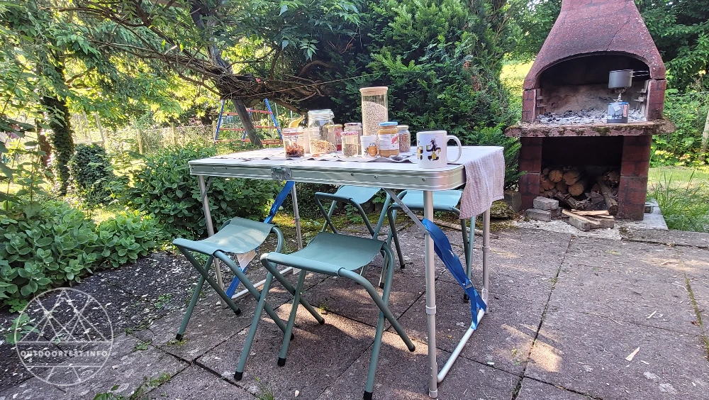 QUECHUA - Campingtisch klappbar mit 4 Hockern - 4‒6 Personen