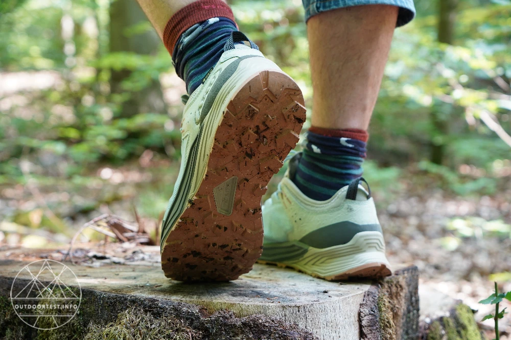 AKU Omnia V-Light GTX