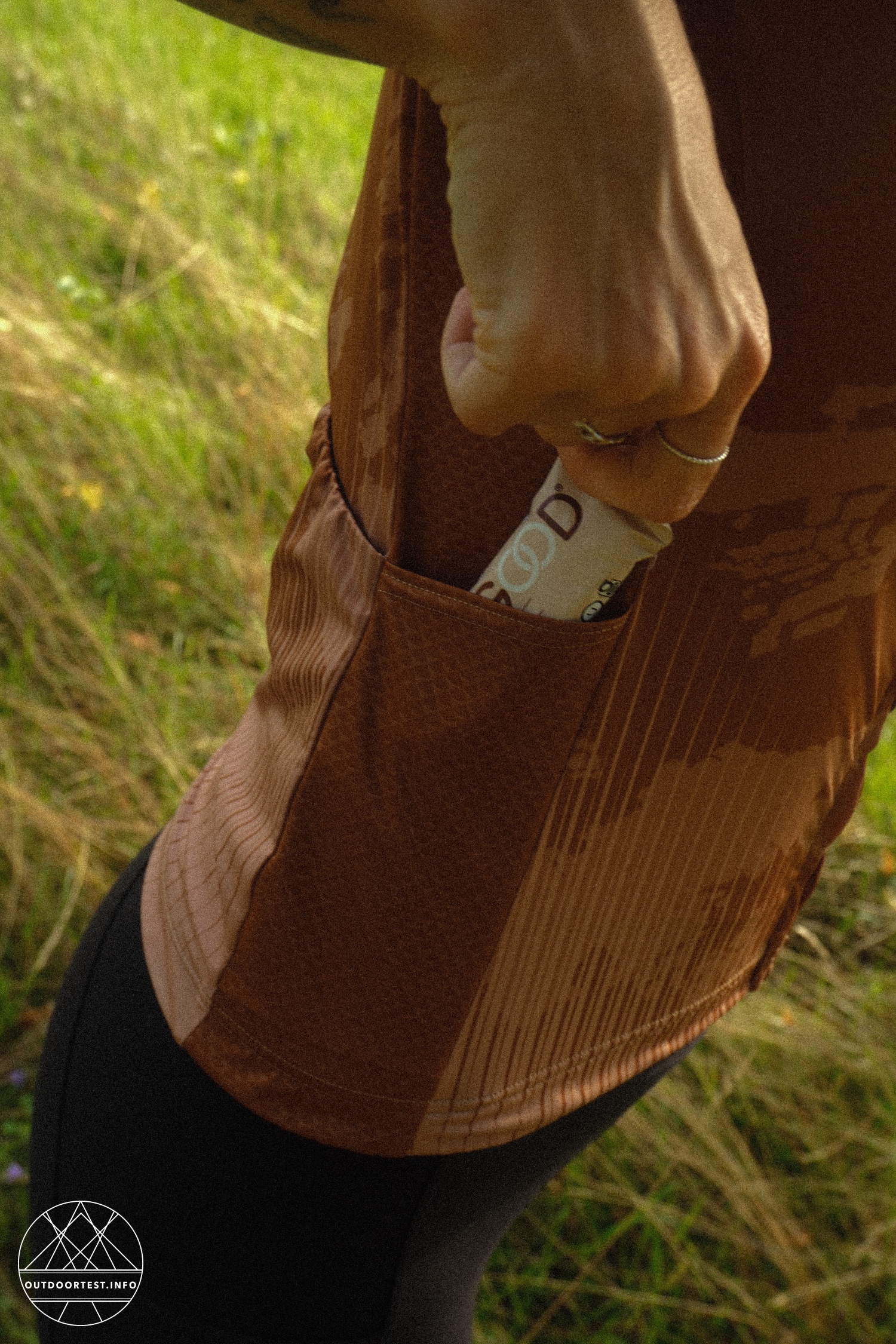 Off-Road Gravel Kurzarmtrikot Krakatoa von Alé