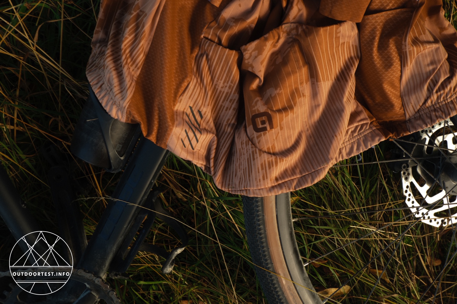 Off-Road Gravel Kurzarmtrikot Krakatoa von Alé