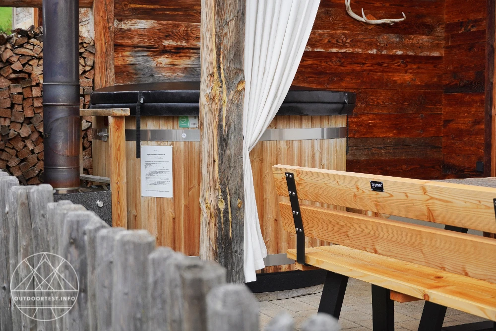 Zwischen Gipfelblick und Kaminfeuer: ein Wochenende im Alpzitt Chaletdorf