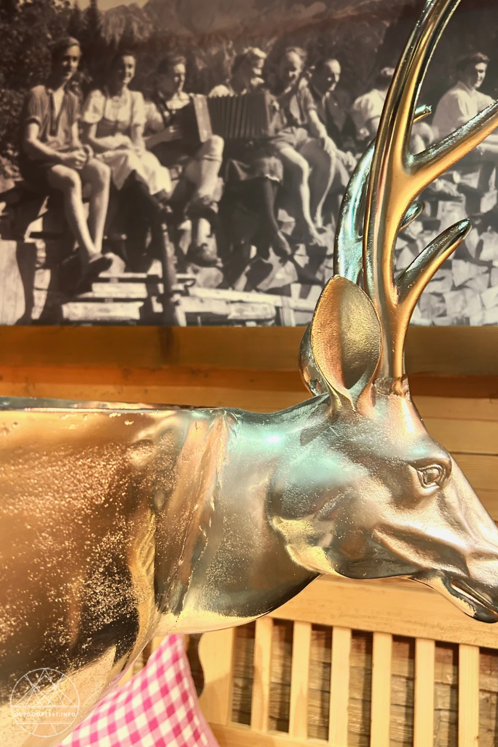 Zwischen Gipfelblick und Kaminfeuer: ein Wochenende im Alpzitt Chaletdorf