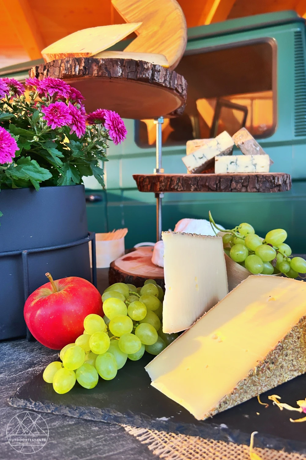 Zwischen Gipfelblick und Kaminfeuer: ein Wochenende im Alpzitt Chaletdorf