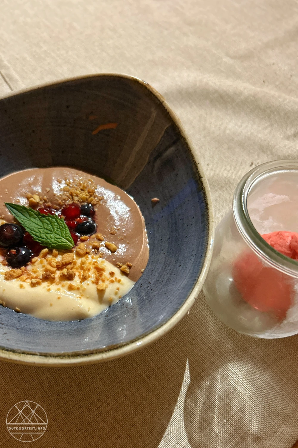 Zwischen Gipfelblick und Kaminfeuer: ein Wochenende im Alpzitt Chaletdorf