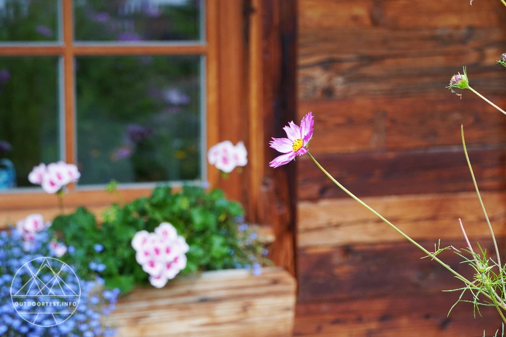 Zwischen Gipfelblick und Kaminfeuer: ein Wochenende im Alpzitt Chaletdorf