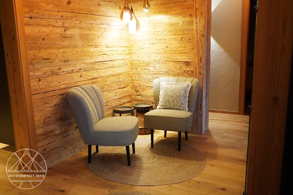 Zwischen Gipfelblick und Kaminfeuer: ein Wochenende im Alpzitt Chaletdorf