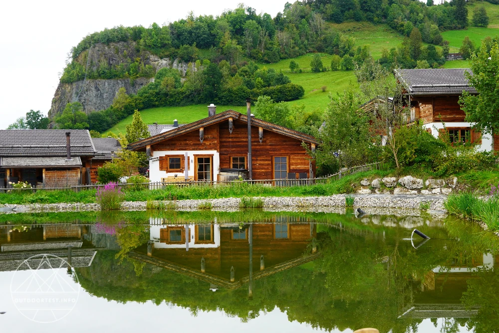 Zwischen Gipfelblick und Kaminfeuer: ein Wochenende im Alpzitt Chaletdorf