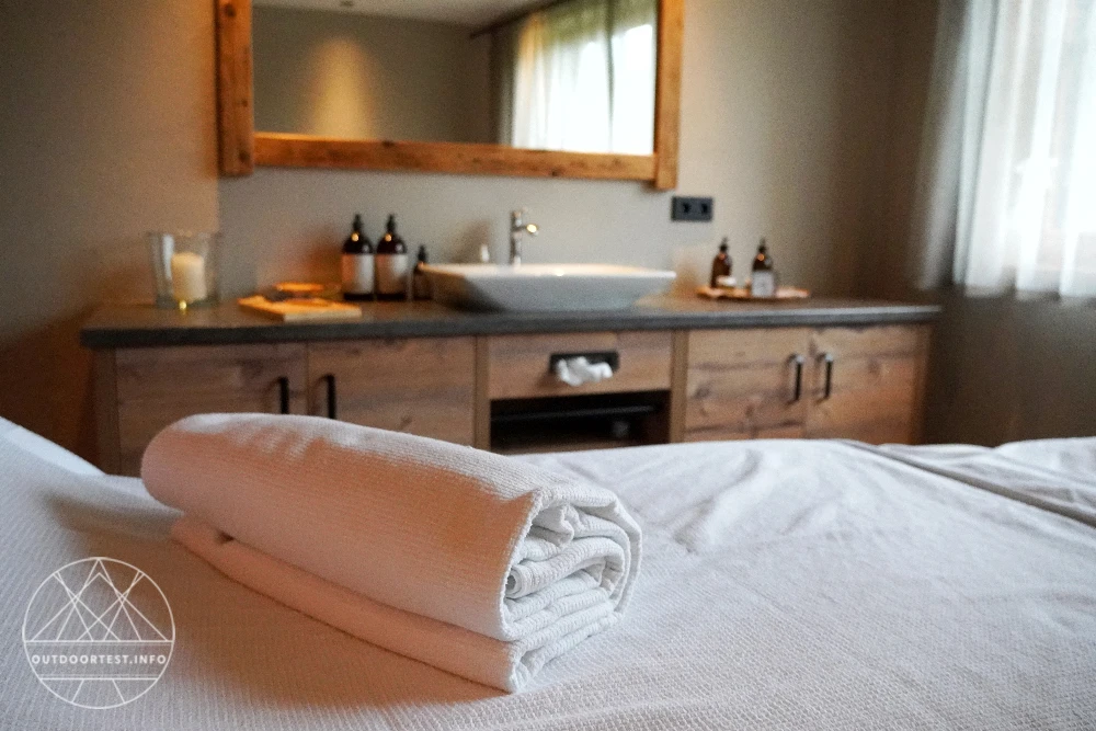 Zwischen Gipfelblick und Kaminfeuer: ein Wochenende im Alpzitt Chaletdorf