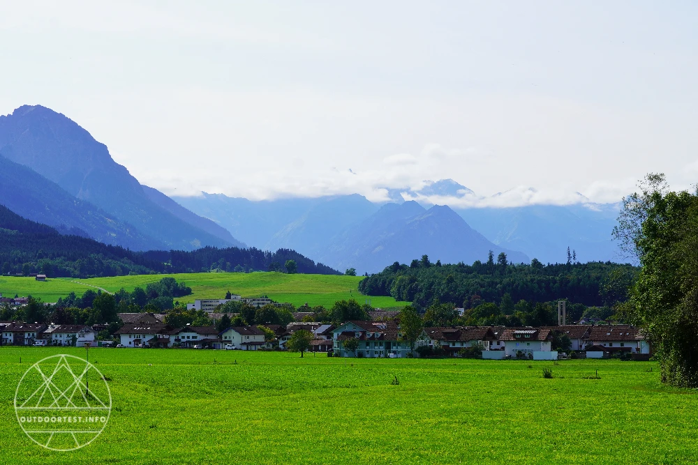Zwischen Gipfelblick und Kaminfeuer: ein Wochenende im Alpzitt Chaletdorf