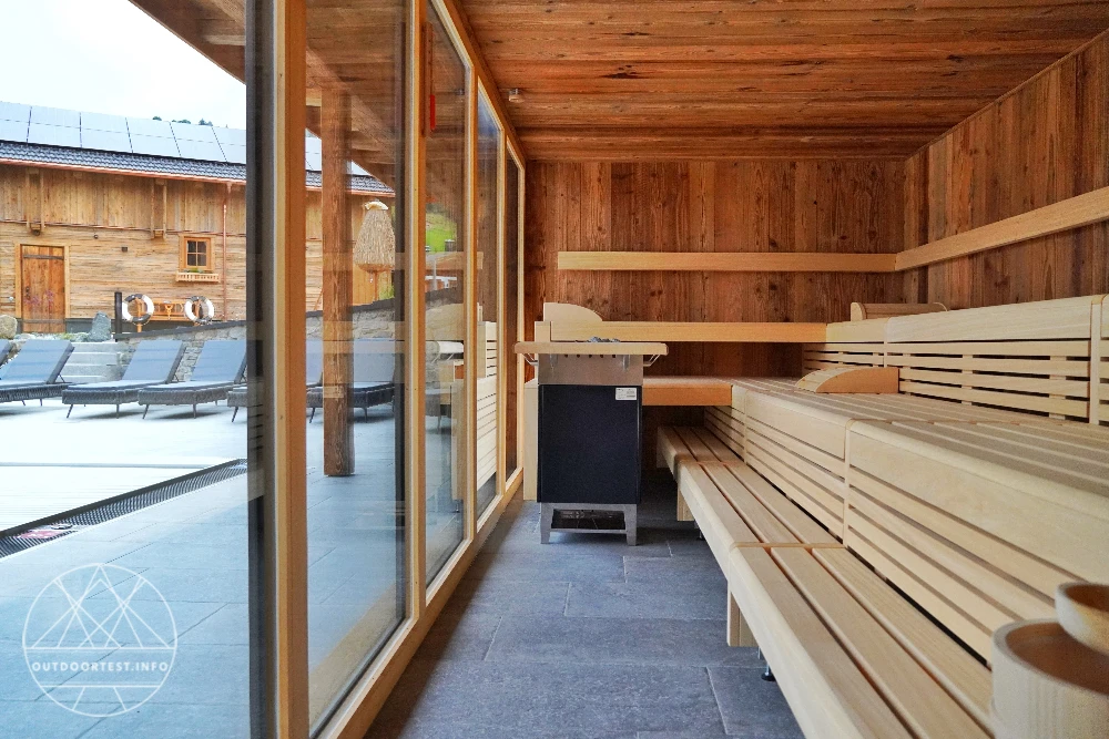 Zwischen Gipfelblick und Kaminfeuer: ein Wochenende im Alpzitt Chaletdorf