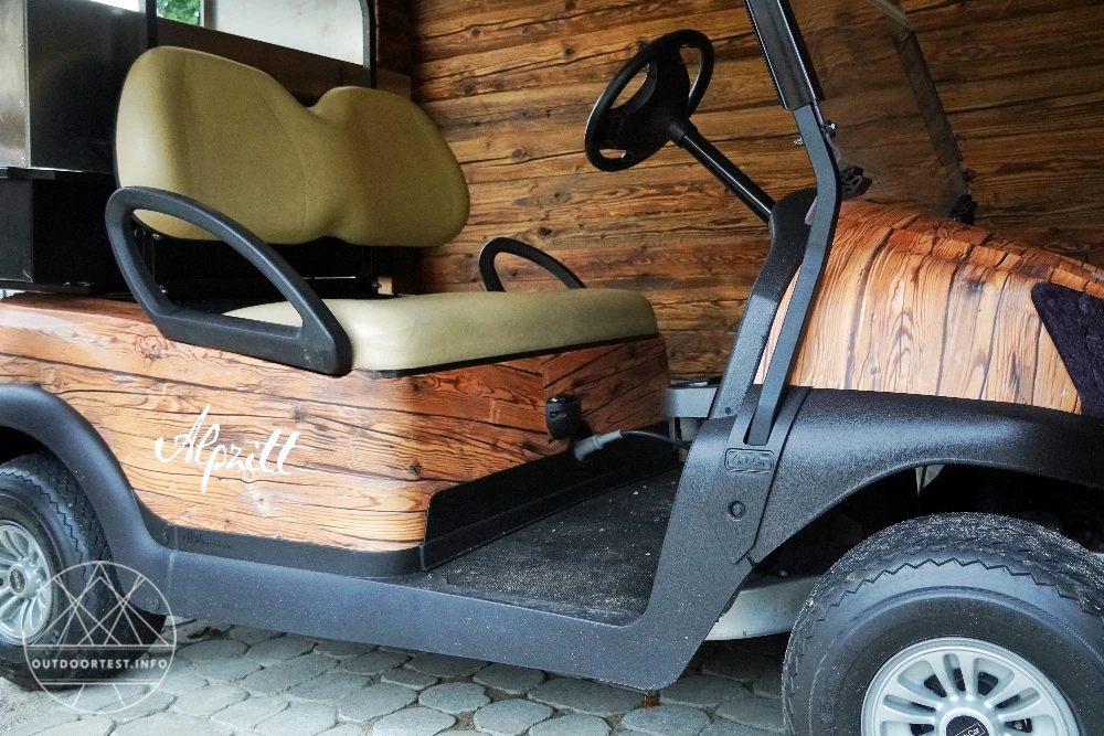 Zwischen Gipfelblick und Kaminfeuer: ein Wochenende im Alpzitt Chaletdorf