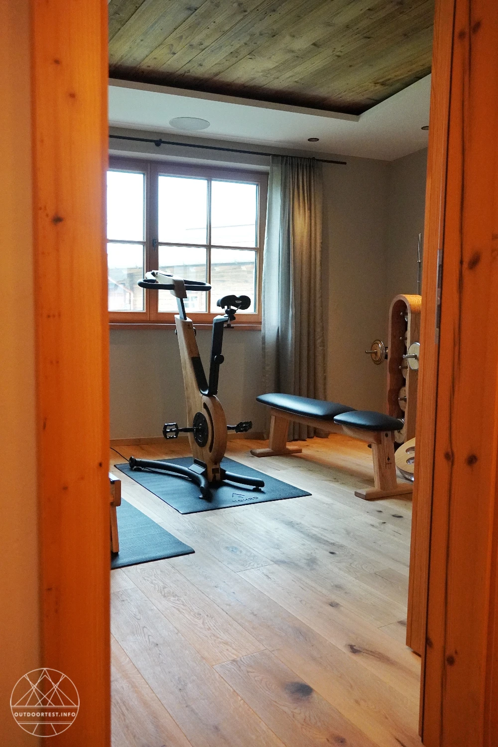 Zwischen Gipfelblick und Kaminfeuer: ein Wochenende im Alpzitt Chaletdorf