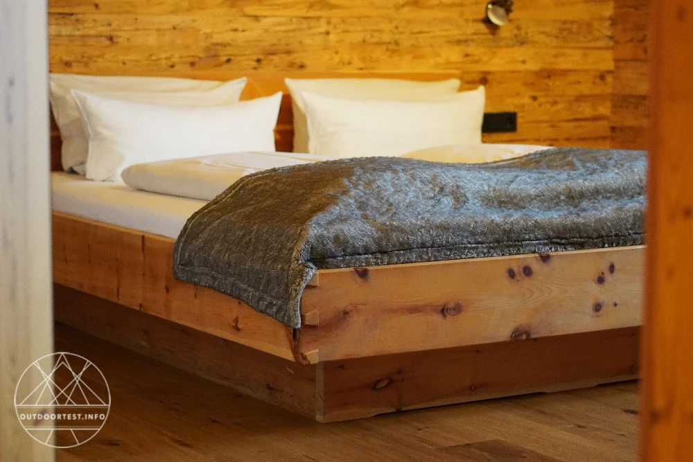 Zwischen Gipfelblick und Kaminfeuer: ein Wochenende im Alpzitt Chaletdorf